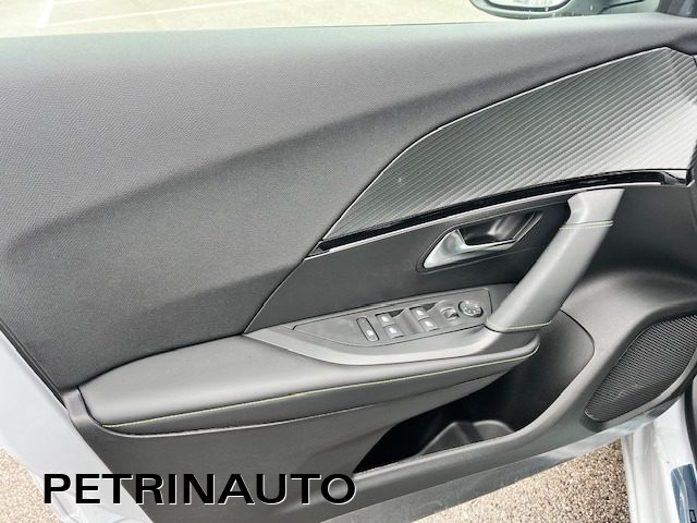 PEUGEOT 2008 usata, con Autoradio