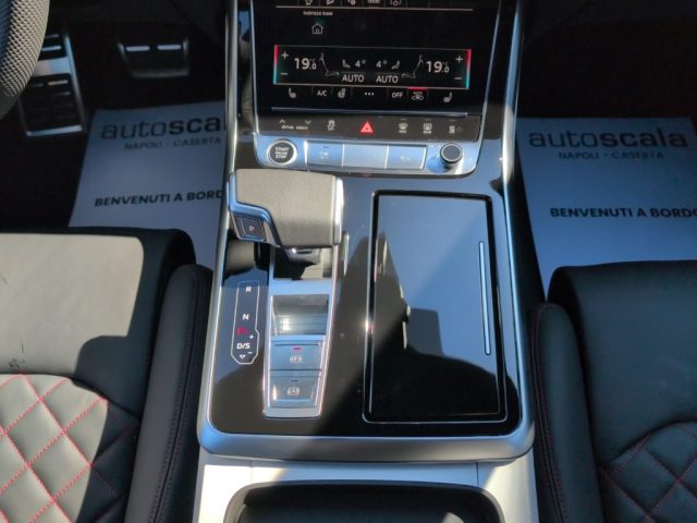 AUDI Q8 usata, con Volante in pelle