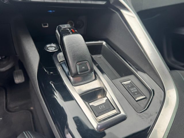 PEUGEOT 3008 usata, con Volante in pelle