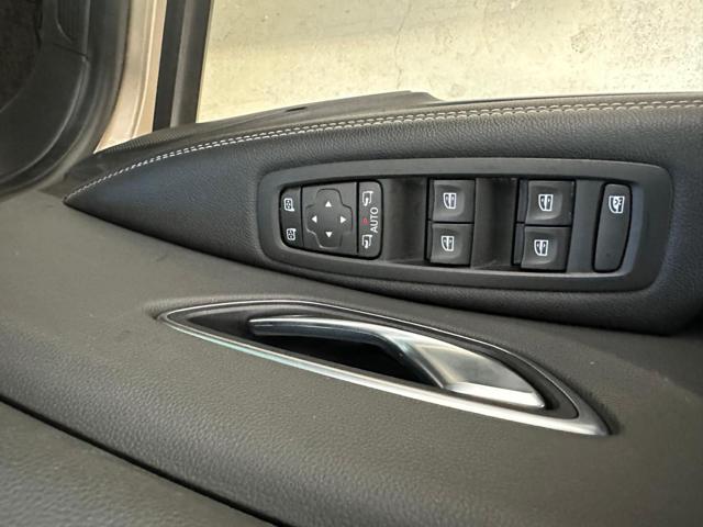 RENAULT Scenic usata, con Servosterzo
