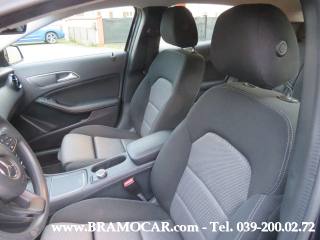 MERCEDES-BENZ GLA 180 usata, con Sedile posteriore sdoppiato
