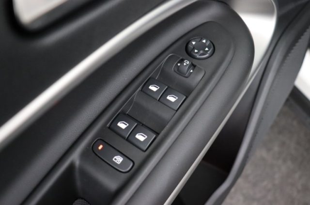 JEEP Avenger usata, con Bluetooth