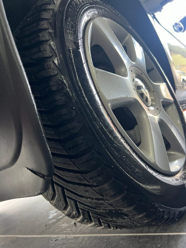 VOLKSWAGEN Touran usata, con Cronologia tagliandi