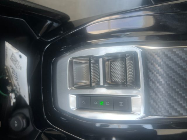 PEUGEOT 2008 usata, con Touch screen