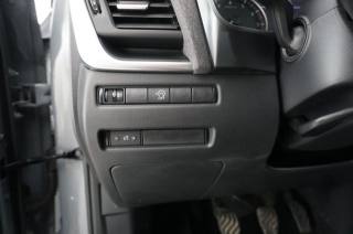 NISSAN Qashqai usata, con Fari LED