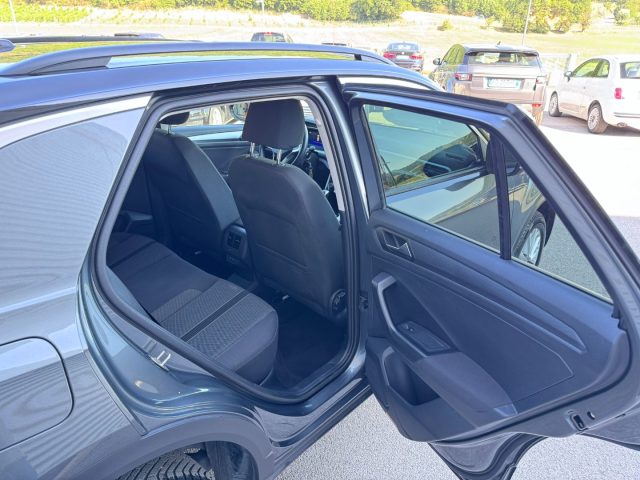 VOLKSWAGEN T-Roc usata, con Sedile posteriore sdoppiato