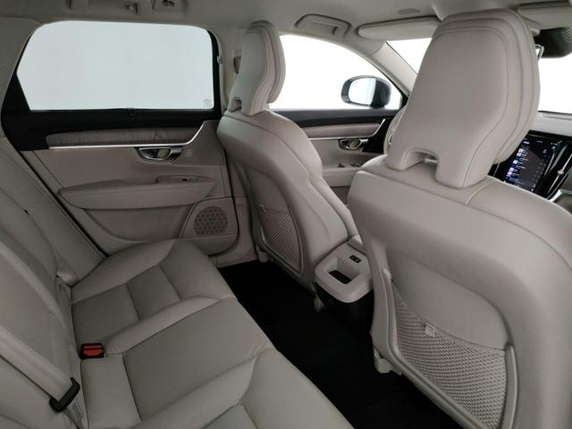 VOLVO V90 Cross Country usata, con Fari LED