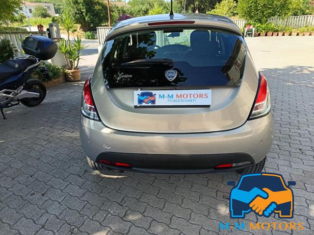 LANCIA Ypsilon usata, con Autoradio