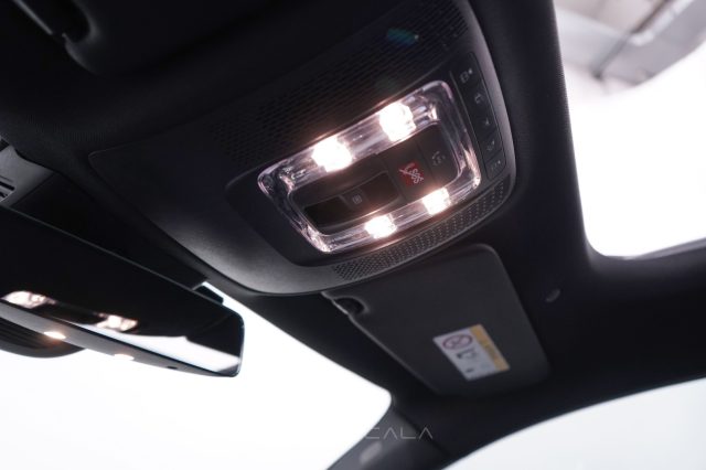 MERCEDES-BENZ A 180 usata, con Specchietti laterali elettrici