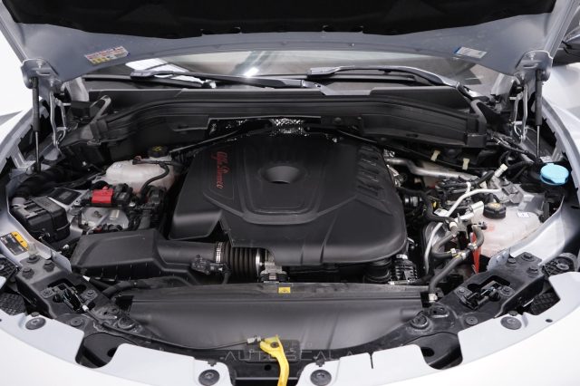 ALFA ROMEO Stelvio usata, con Sensori di parcheggio posteriori