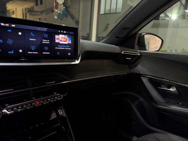 PEUGEOT 2008 usata, con Isofix