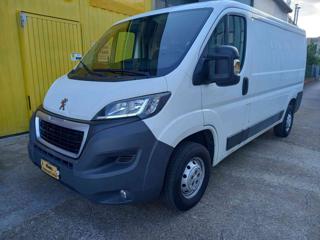 PEUGEOT Boxer usata, con Airbag