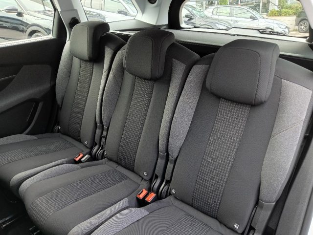 PEUGEOT 5008 usata, con Chiusura centralizzata