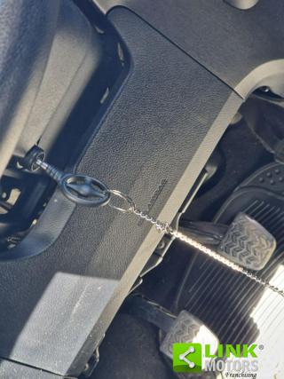 TOYOTA Yaris usata 18
