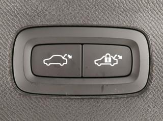 VOLVO XC90 usata, con Sensori di parcheggio posteriori
