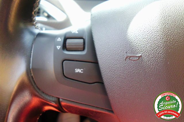PEUGEOT 2008 usata, con USB