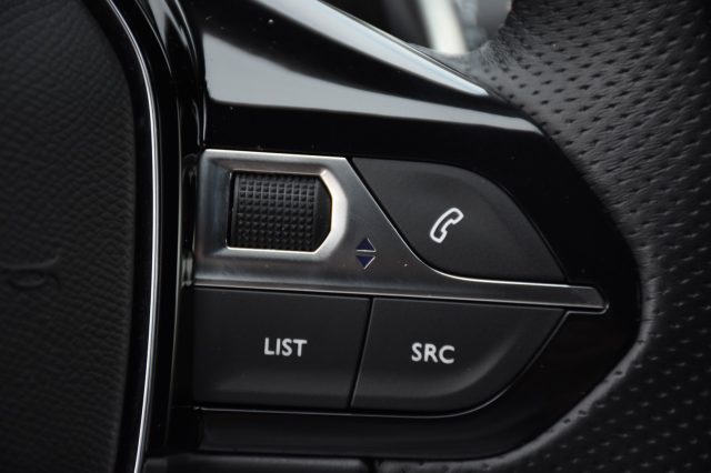 PEUGEOT 5008 usata, con Sedili sportivi