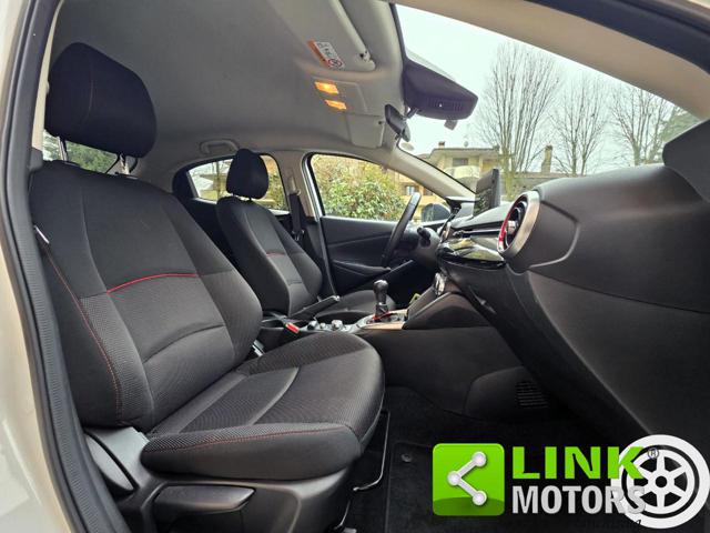 MAZDA 2 usata, con MP3