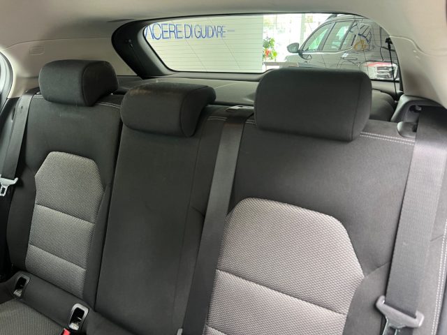 MERCEDES-BENZ GLA 180 usata, con Luci diurne LED