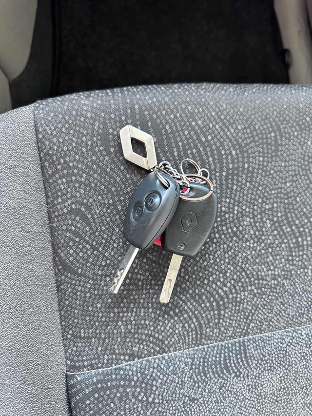 RENAULT Modus usata 42