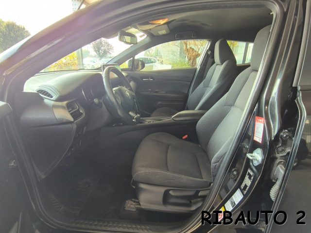 TOYOTA C-HR usata, con MP3