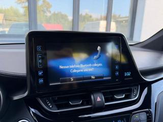 TOYOTA C-HR usata, con USB