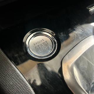 PEUGEOT 3008 usata, con Leve al volante