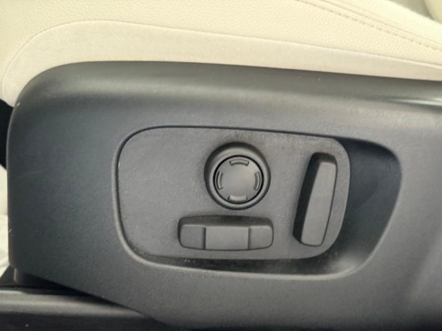 LAND ROVER Range Rover Velar usata, con Cruise Control
