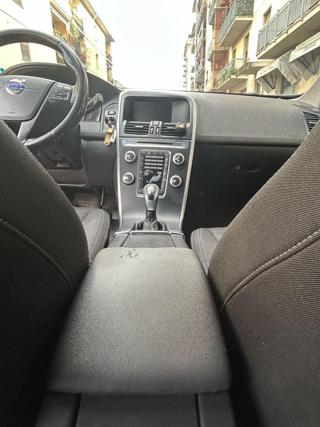 VOLVO XC60 usata, con Sedile posteriore sdoppiato