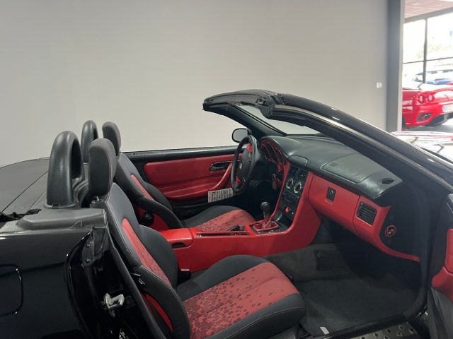MERCEDES-BENZ SLK 200 usata, con Cerchi in lega