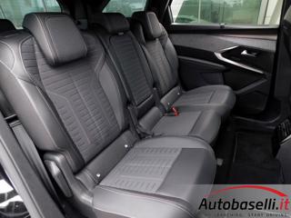PEUGEOT 5008 usata, con Touch screen