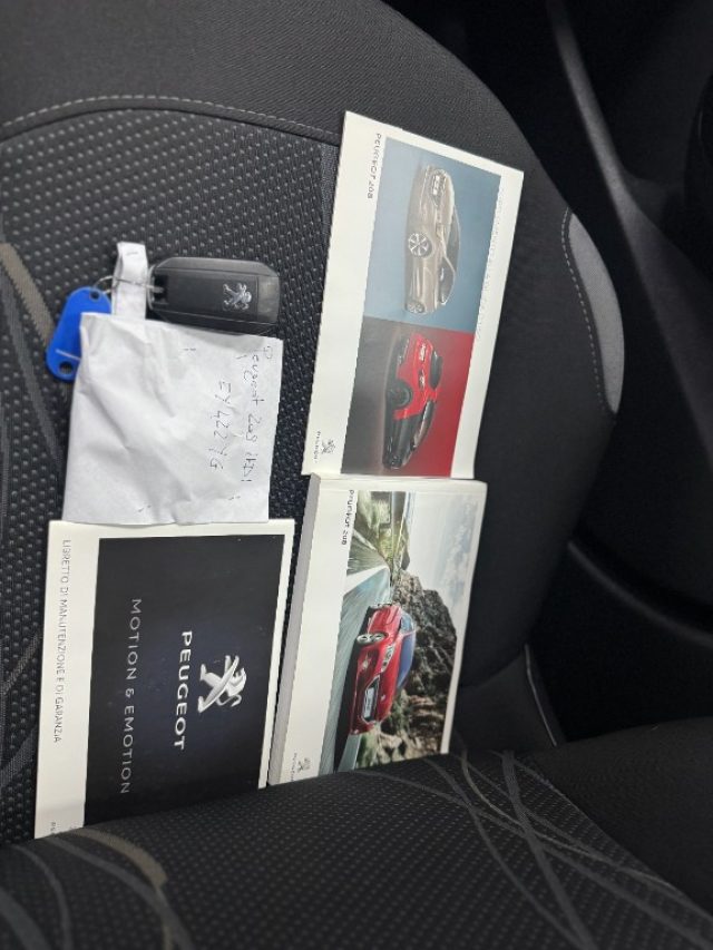 PEUGEOT 208 usata, con Sensori di parcheggio posteriori