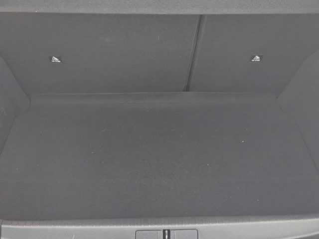 PEUGEOT 208 usata, con USB