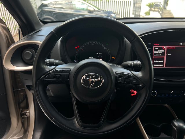 TOYOTA Aygo X usata, con Bracciolo