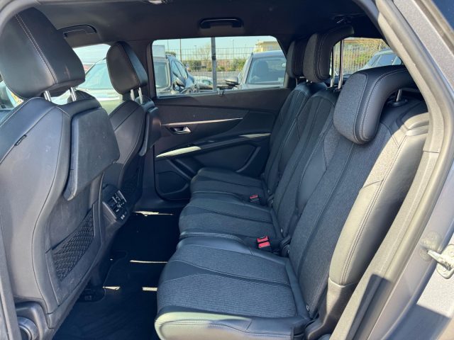 PEUGEOT 5008 usata, con Lettore CD