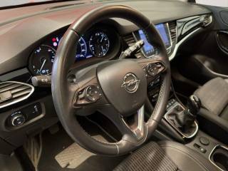 OPEL Astra usata, con Controllo automatico clima