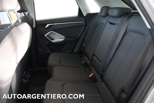 AUDI Q3 usata, con Sensori di parcheggio anteriori