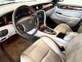 JAGUAR XJ6 usata, con Controllo trazione