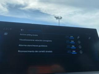PEUGEOT 3008 usata, con Luci diurne LED