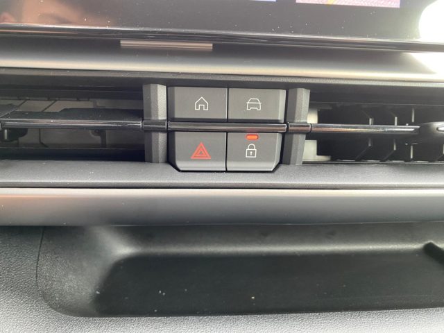 JEEP Avenger usata, con Touch screen