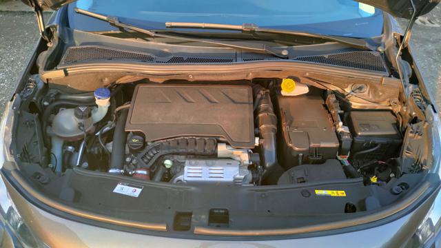 PEUGEOT 2008 usata, con Volante multifunzione