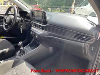 HYUNDAI Bayon usata, con Fari LED