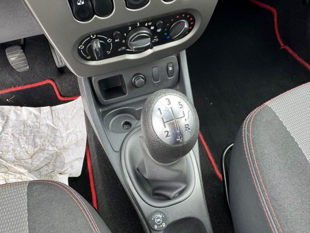 DACIA Duster usata, con Lettore CD