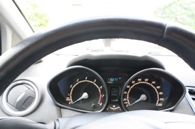 FORD Fiesta usata, con Bluetooth