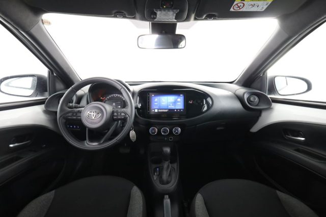 TOYOTA Aygo X usata 9