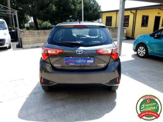 TOYOTA Yaris usata, con Autoradio