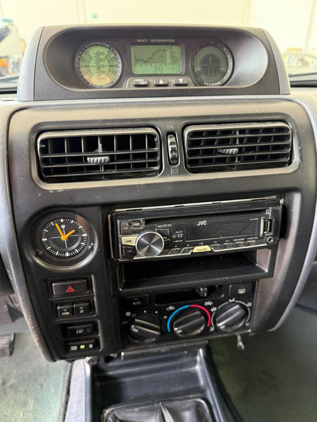 TOYOTA Land Cruiser usata, con Sedile posteriore sdoppiato