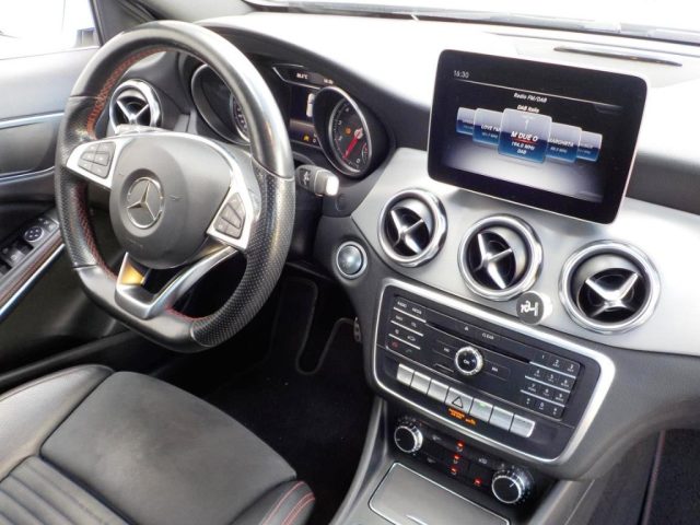 MERCEDES-BENZ GLA 200 usata, con Tettuccio apribile