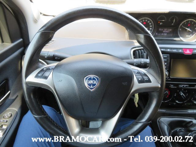 LANCIA Ypsilon usata, con Park Distance Control