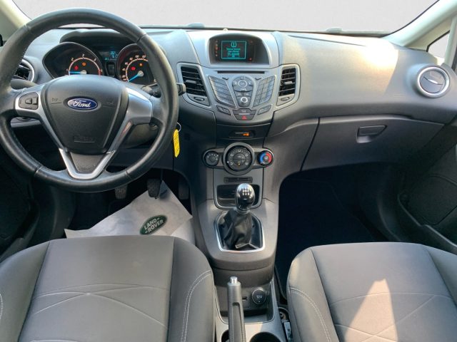 FORD Fiesta usata, con USB